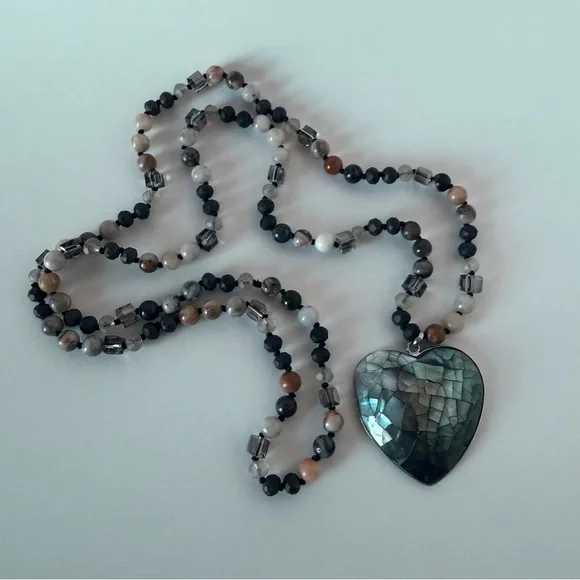 Abalone shell heart pendant beaded long necklace reversible - Picture 7 of 8